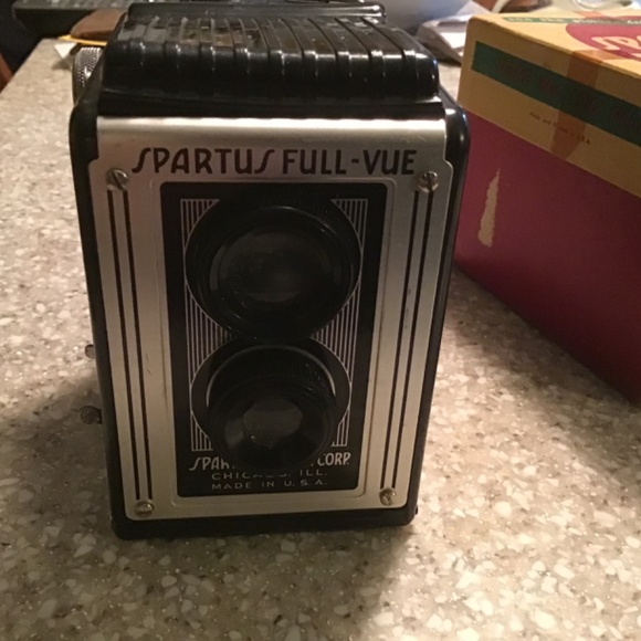 Vintage Spartus Full-vue Camera - Original Box - Classic Antique Camera - Picture 8 of 11